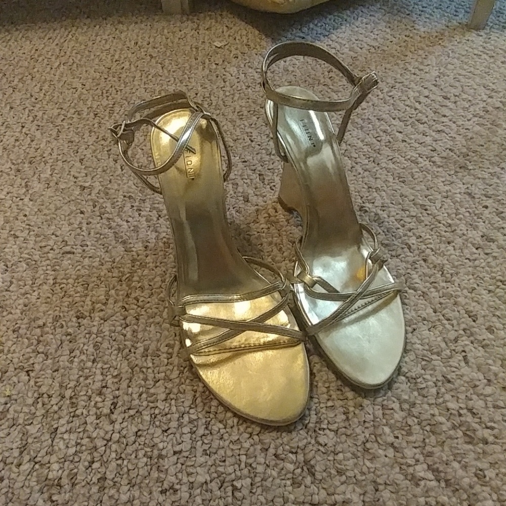 Gold Wedges